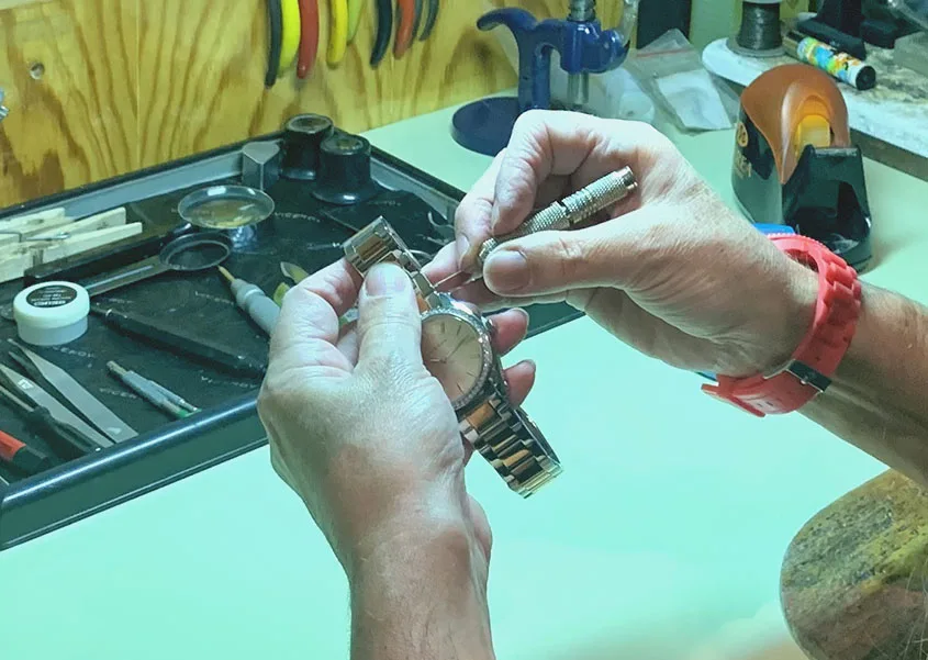 taller mantenimiento relojes sant feliu de guixols